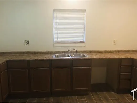4025 Brandon St — Photo 5