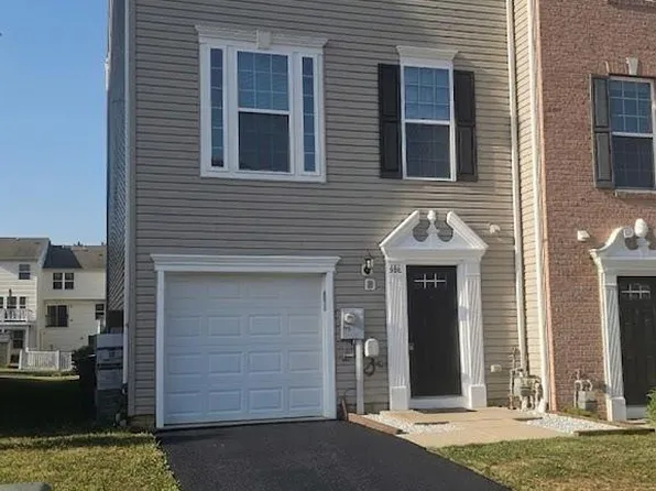 806 Blossom Dr, Hanover, PA 17331