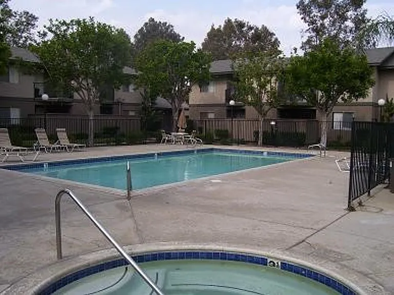 Summit Place Apartments — Photo 18