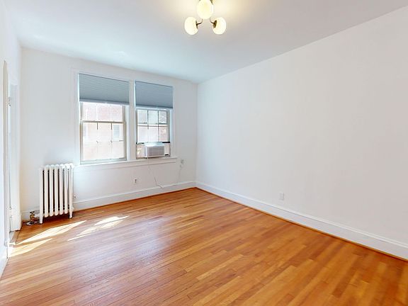 5th image of 3010 Wisconsin Ave NW APT 206