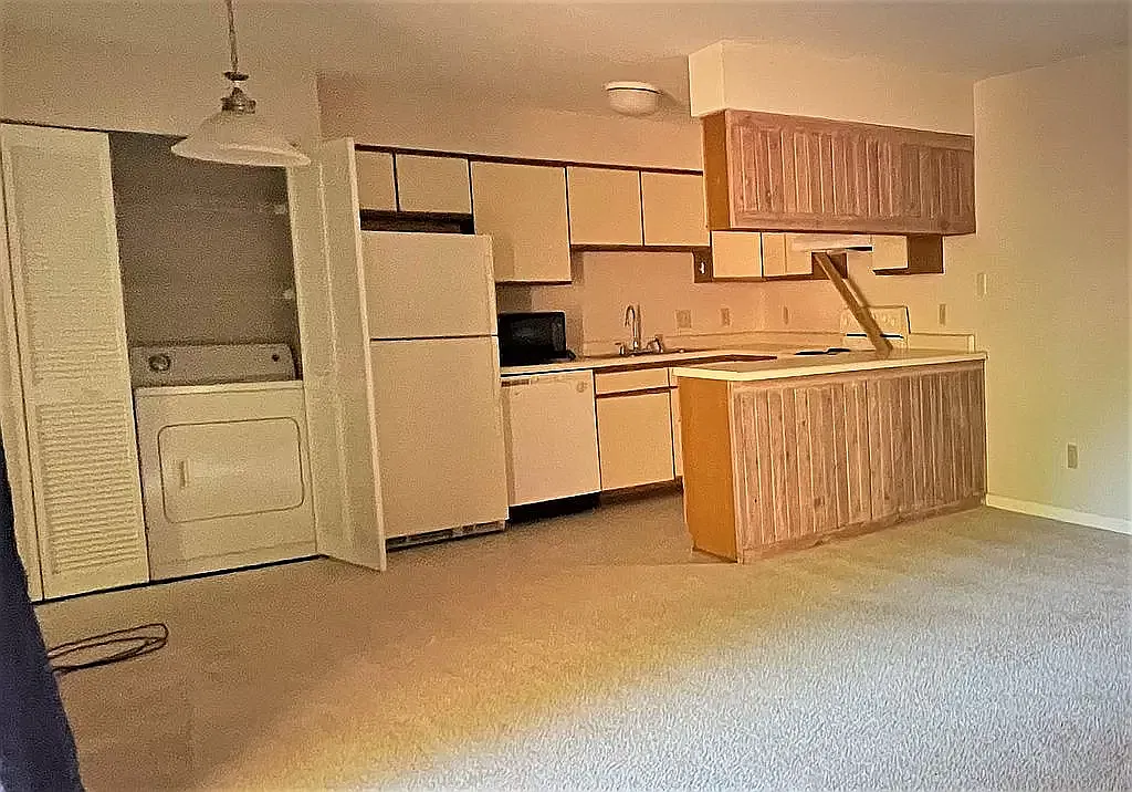 2 bed, 975 sqft, $1,450 — Photo 2