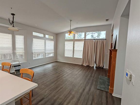 4th image of 2456 Fallbrook Pl