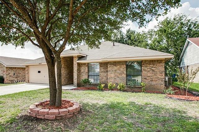 2nd image of 2604 Herring Cir