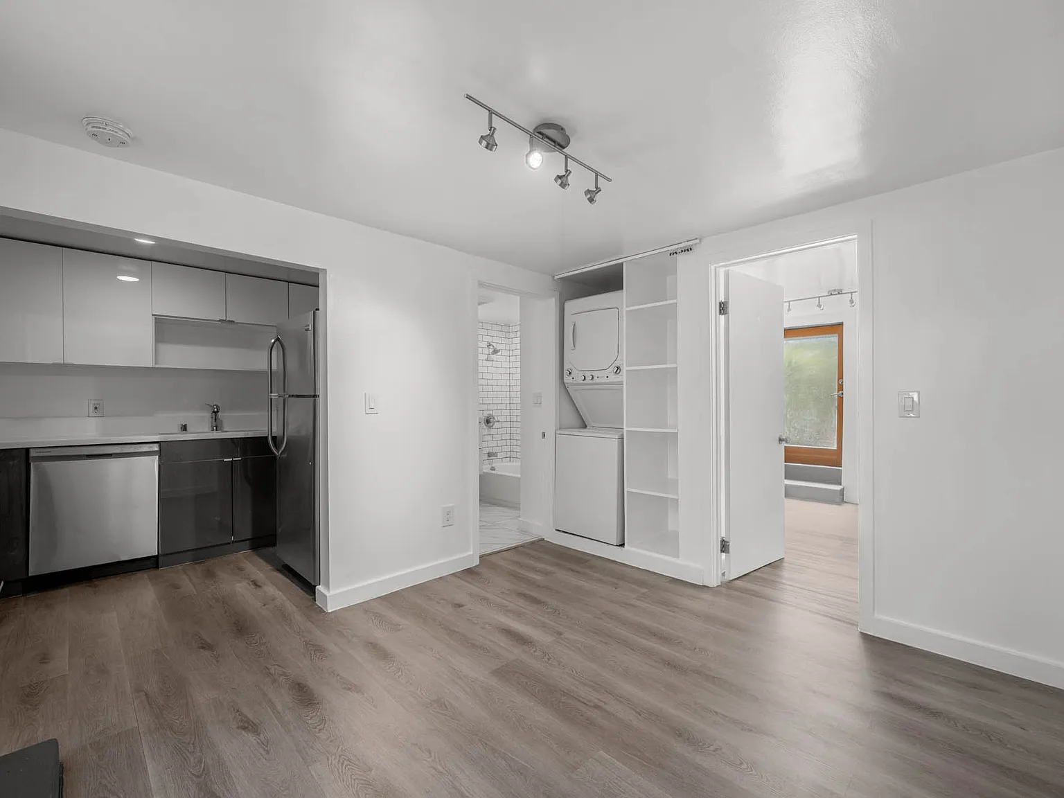 4018 Monroe St — Photo 3