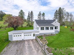 93 Pine St, Waldoboro, ME 04572