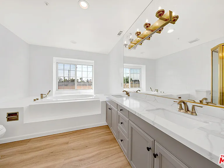 5532 Angelus Ave — Photo 16