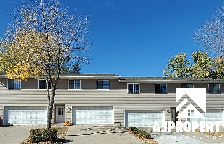 4907 S Tennis Ln — Photo 1