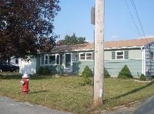 82 White Ave, Warwick, RI 02889