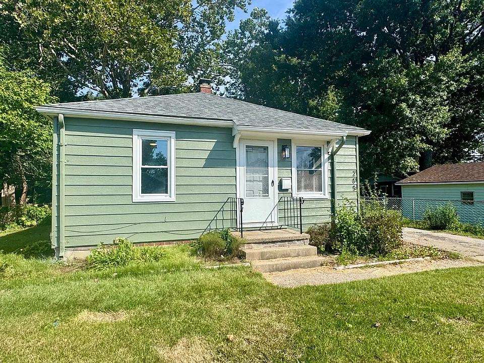 205 W Conron Ave