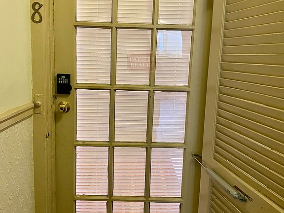 3rd image of 3110 Kensington Ave #8