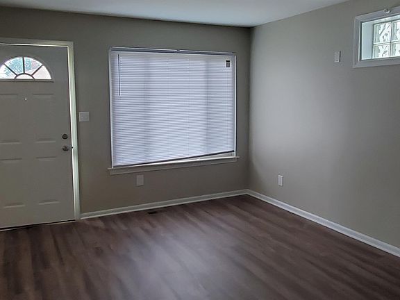 4th image of 1552-1556 Garfield Ave