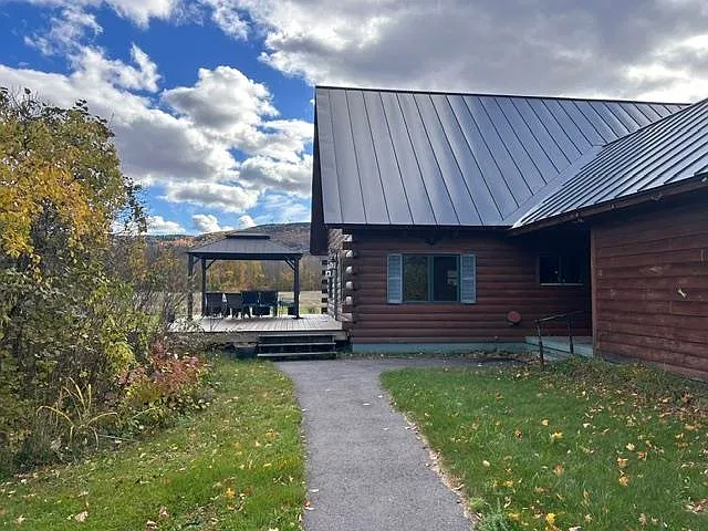 2 bed, 3.0 bath, 2309 sqft, $2,600 — Photo 2