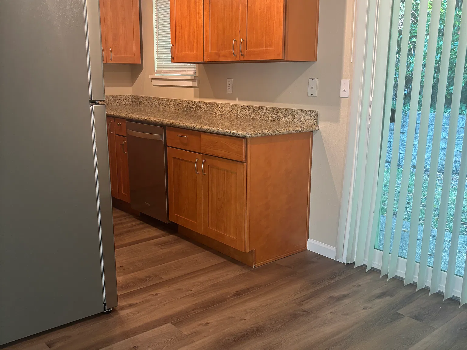 2 bed, 1.5 bath, 1000 sqft, $1,900 — Photo 4