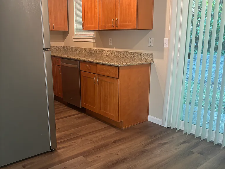 1634 S Kent Des Moines Rd #B — Photo 5