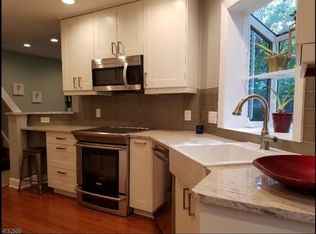 47 Birchwood Rd, Bedminster, NJ 07921