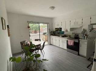 820 W 18th Ave #820, Vancouver, BC V5Z1W3