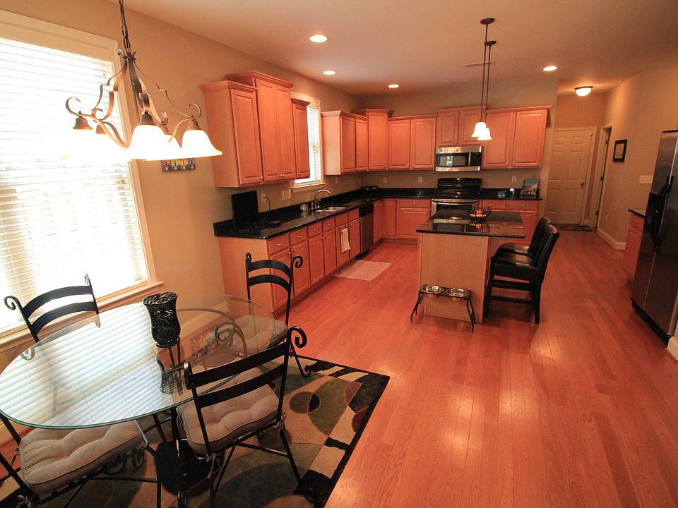 Large Eat in Kitchen 