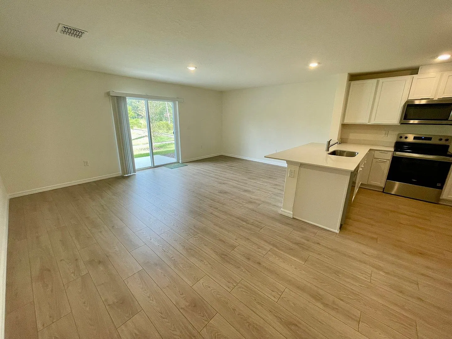 Brand new townhome located in New Smyrna Beach — Photo 2