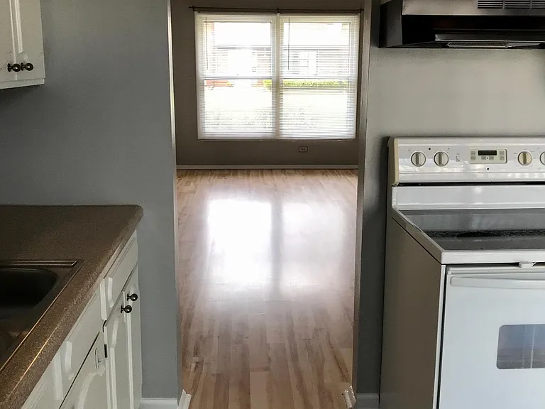 512 Washington Sq — Photo 9