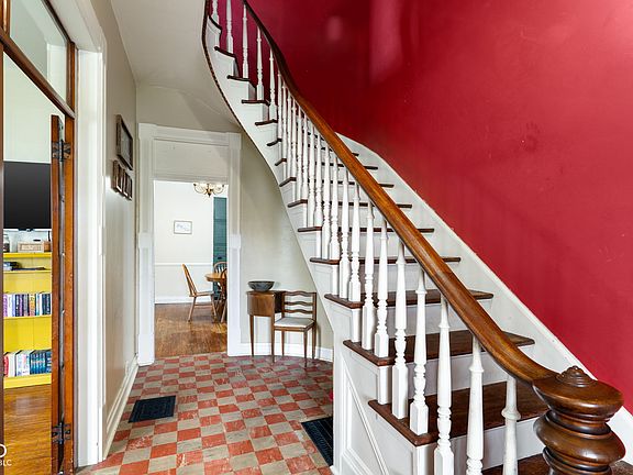 5th image of 409 E Jefferson St