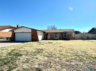 2001 Jonquil Park Dr, Clovis, NM 88101