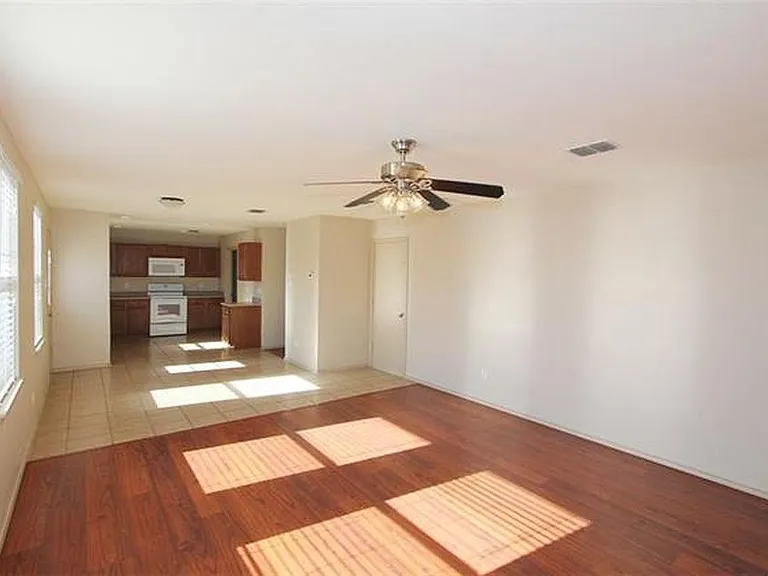 1812 Diamond Lake Trl — Photo 7