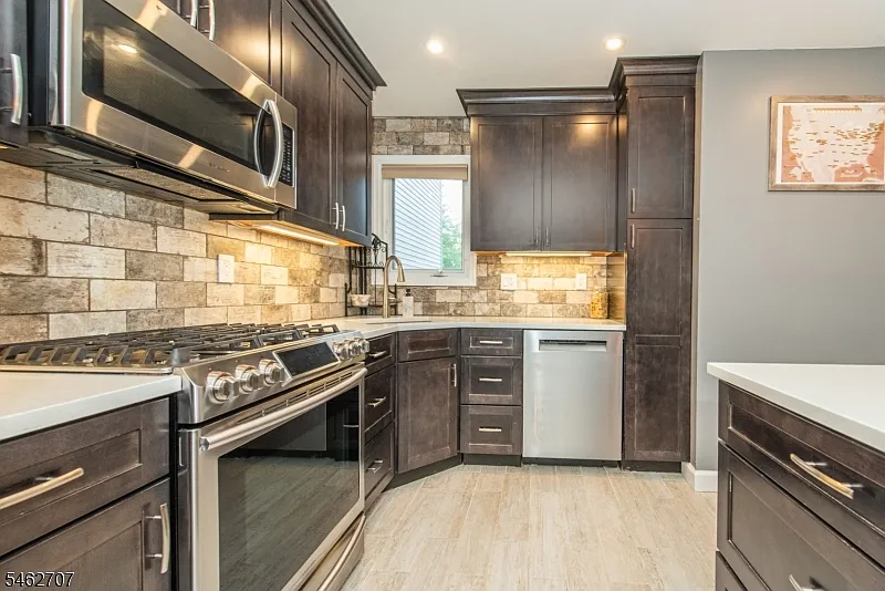 2 bed, 2.5 bath, $3,850 — Photo 2
