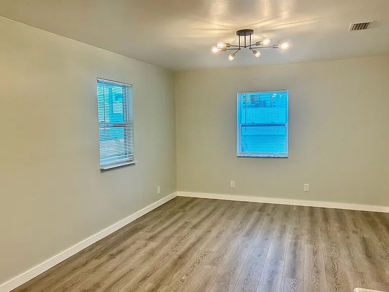 28 Sebastian Ave #C — Photo 6