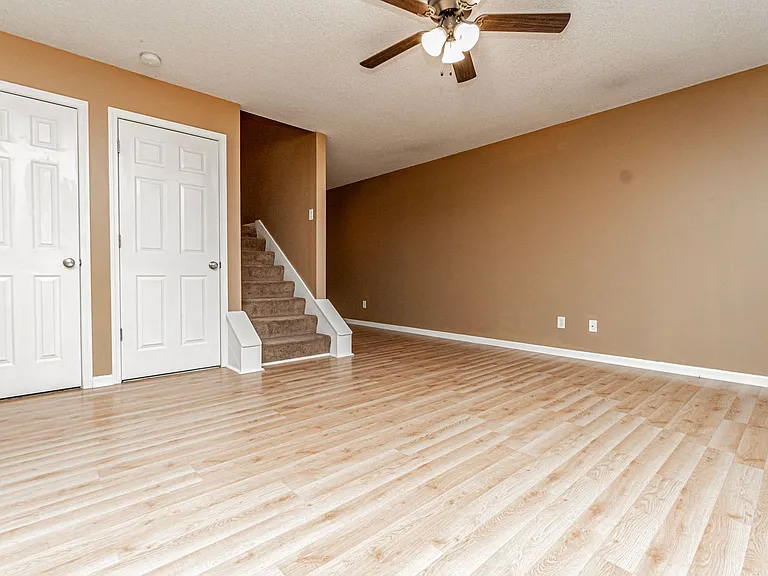 825 Whitetail Ct — Photo 6