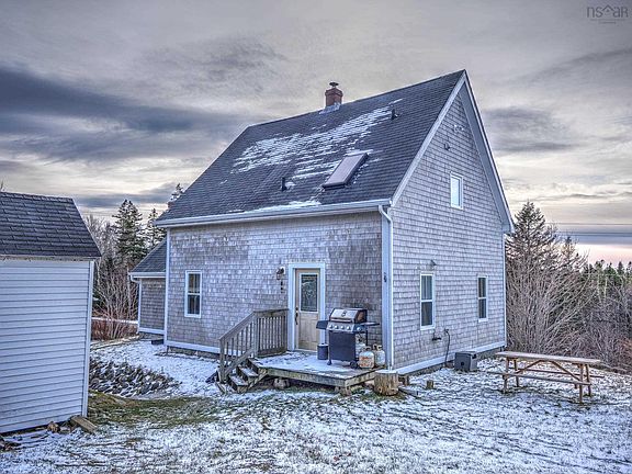 2nd image of 7056 Highway 329