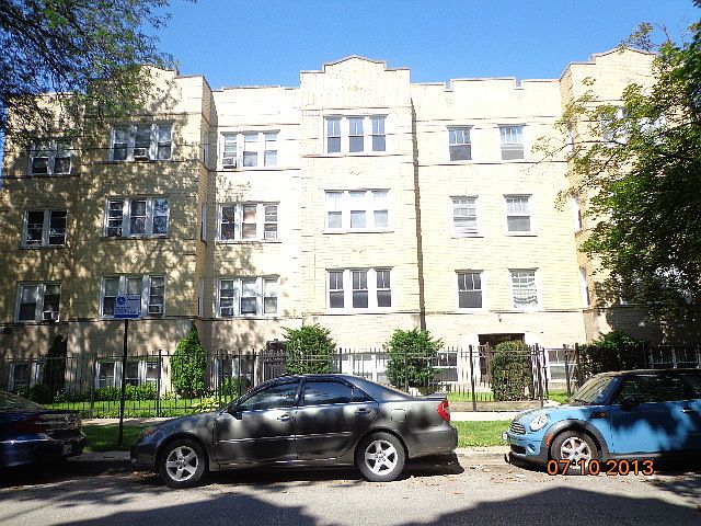 1st image of 6458 N Claremont Ave APT 2S