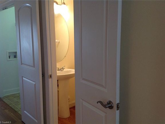 5th image of 4124 Baylor St
