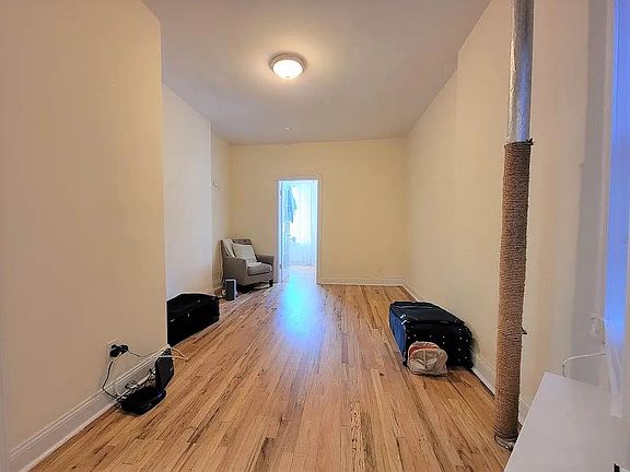2nd image of 299 10th Ave #4V