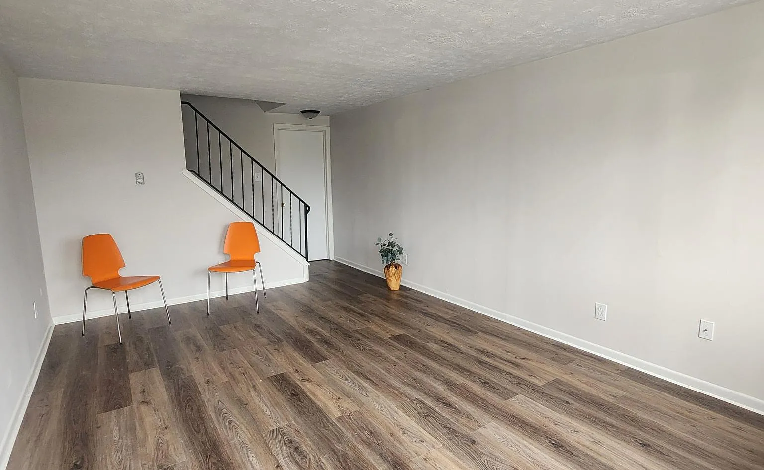 227 Ash St — Photo 4
