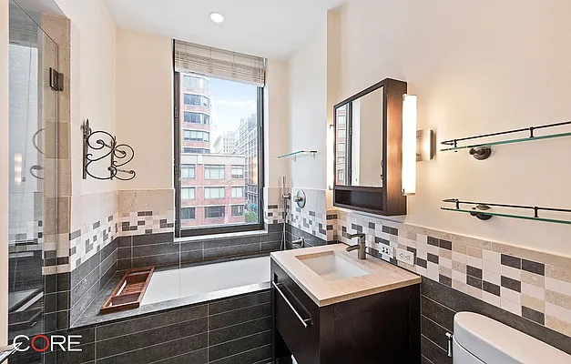 Rented by CORE | media 43