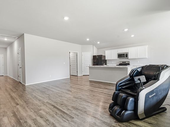 4th image of 7814 S 290th East Ave