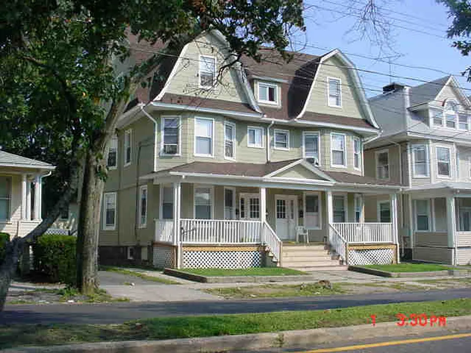 1024-1026 Noble Ave