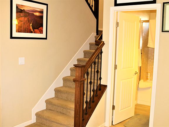 3rd image of 10425 Petty Ln