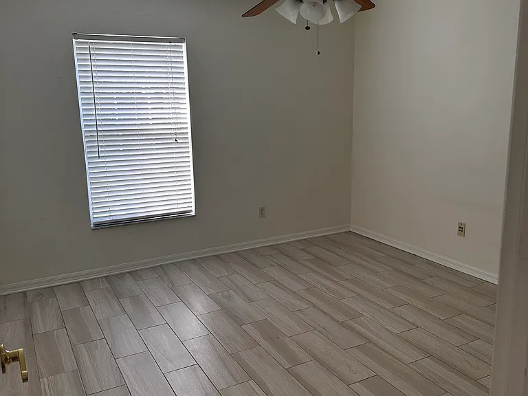 Guest bedroom 1