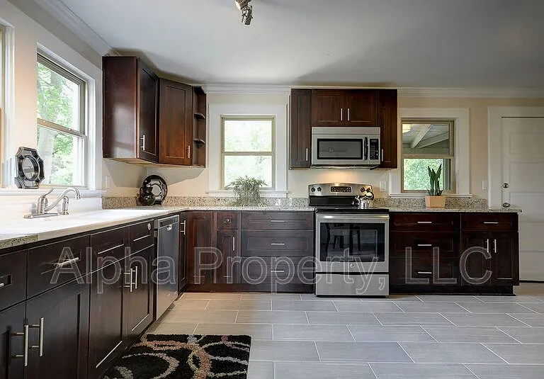 1813 Old Easley Bridge Rd — Photo 16