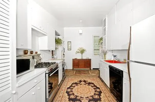 Sold by Citi Habitats | media 22