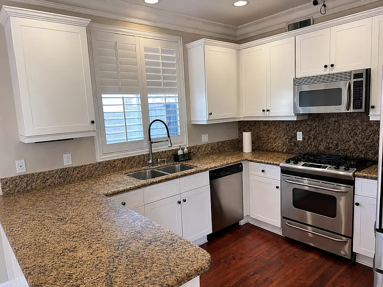2335 E Poppy St — Photo 9