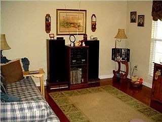 1st image of 271 Hollow View Dr SE