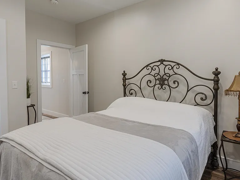 60 Dearborn Cir — Photo 9