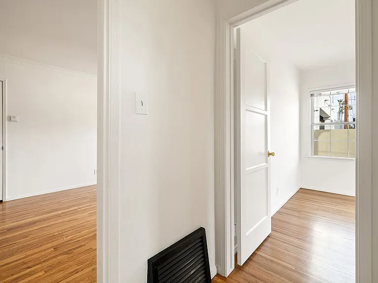 10820-10822 Bloomfield St — Photo 11