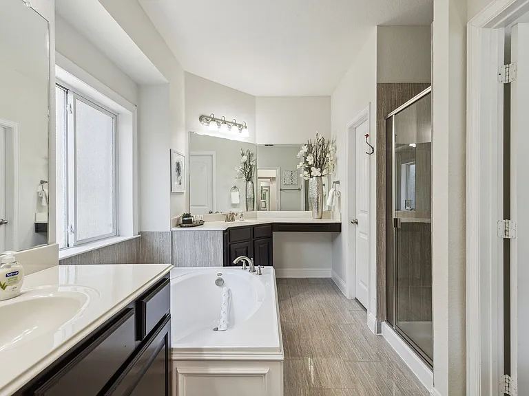 2360 Fountain Gate Dr — Photo 21