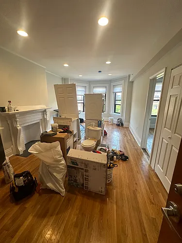 270 Newbury St Photo 1