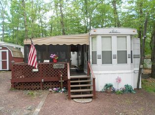 160 Black Cherry Ct, Milford, PA 18337