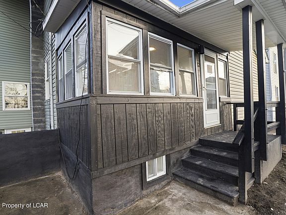 3rd image of 12 Kenley St