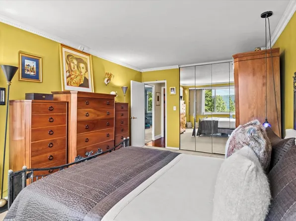 2575 Palisade Avenue image 18 of 30